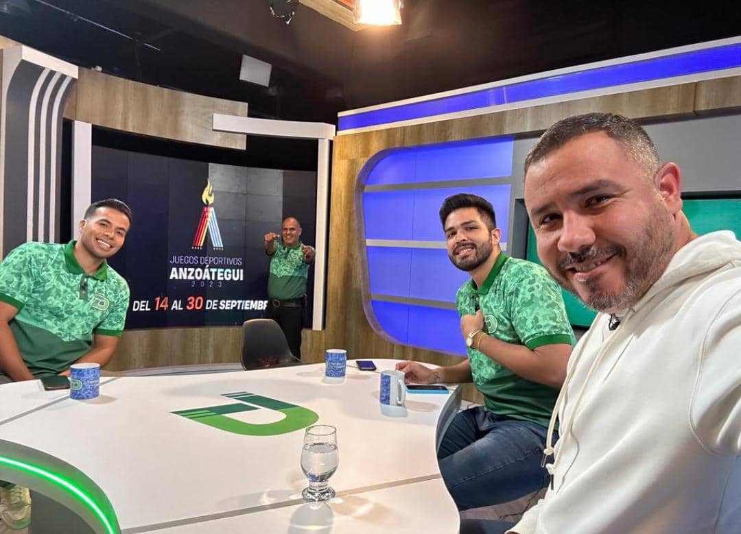 🔴 SINTONIZA *VTV* 🔴 en minutos estará nuestro gobernador <a href="/luismarcanos/">Luis Marcano</a>, hablando de los Juegos Deportivos Estadales 2023 🇻🇪

#ConMaduroMásGestión 

<a href="/NicolasMaduro/">Nicolás Maduro</a> <a href="/dcabellor/">Diosdado Cabello R</a>
@partidoPSUV <a href="/jorgerpsuv/">Jorge Rodríguez</a>
<a href="/luismarcanos/">Luis Marcano</a> <a href="/pinfantea/">Pedro Infante A.</a>
@mercedess_PSUV <a href="/BucanGilberto/">BucanGilberto</a>
<a href="/anyerhenriquezm/">Anyer Henríquez Medina</a>