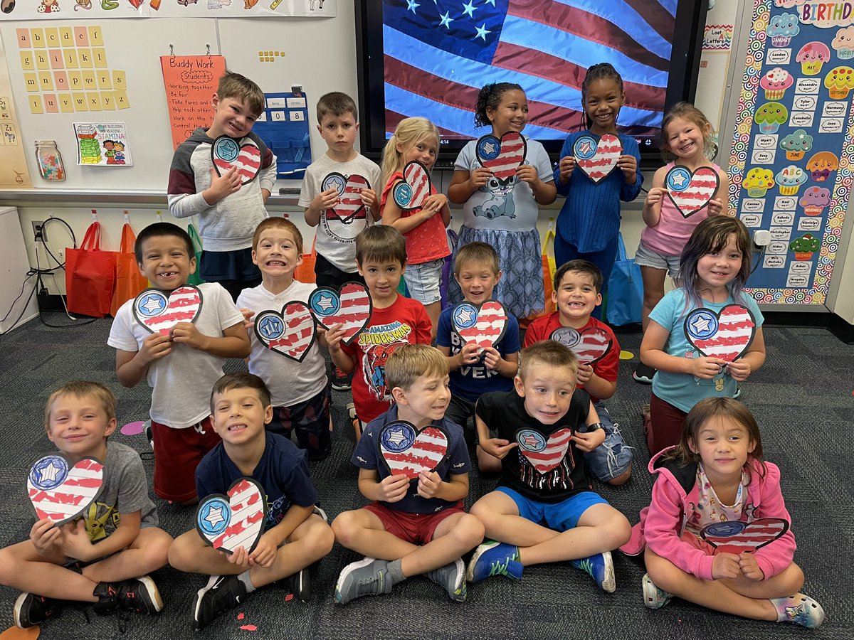 Patriot Day was celebrated at Highland Elementary! Remembrance Hearts for Patriot Day in Mrs. McCabe’s class. @GoMounts