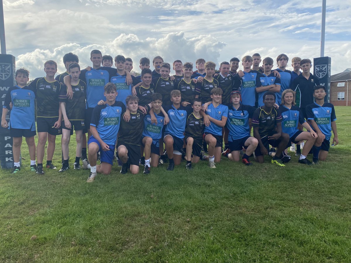 Start of a new season for the under 15 rugby team. Really proud of our boys who played against a more experienced and well drilled <a href="/WardenParkPE/">WardenParkPE</a> team. Big thanks to Mr Chappell who helped create a great atmosphere for the match to be played in.