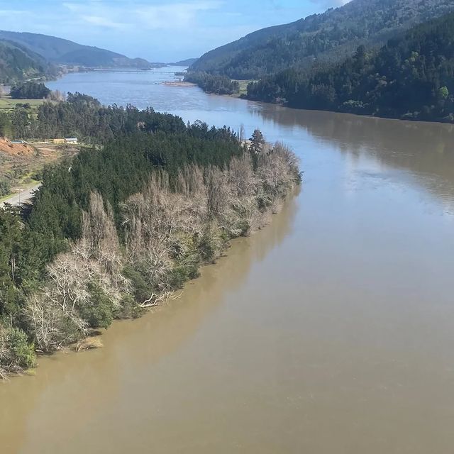 URGENTE #ÑUBLE Dirección General de Aguas #DGA da cuenta que el caudal del río #Itata en la estación #Coelemu ha sobrepasado el umbral de Alerta Roja. 
PRECAUCIÓN 
Se mantienen cuadrillas de emergencia #MOP en el sector. <a href="/RadioLaWfm/">Radio La W 🌐</a> <a href="/biobio/">BioBioChile</a>