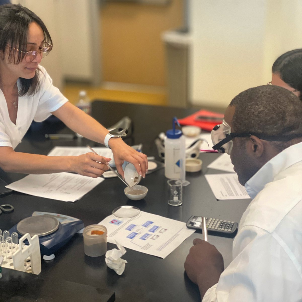 theNdifrekeOkon's tweet photo. Chemistry 🧪
#chemistry #mixture #solutions #lab #research #dental #nursing #medicine #education #learning #STEM #heterogenousmixture #homogenousmixture #ndifrekesylvanusokon #ndifrekeokon #literacy #SNMA #snmamaps #science #matter #atom https://t.co/Gf8gYwowuG