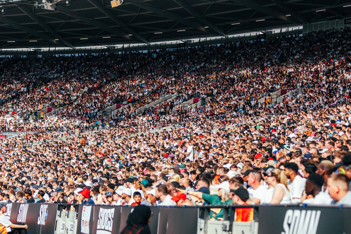 2016 vs 2023

In 2016, the Sidemen raised £110,000 for charity at their first ever charity football match at St Mary’s Stadium, Southhampton. This weekend, they raised more than 22x this amount (£2,425,000) at their biggest event to date in London Stadium 🤯