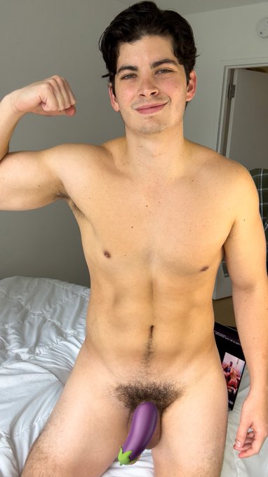 Strongg hehe 💪 https://t.co/QjX4VU55jK