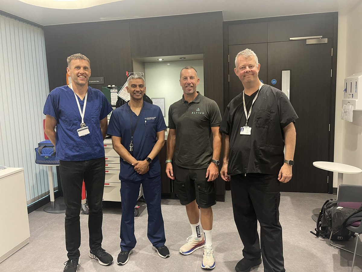 Great to see the A Team back together for our first Hip and Groin clinic of the new season, seeing a patient with chronic groin paid after two previous inguinal surgeries. Many thanks to Prof’s John Rogers, Aali Sheen and of course, super physio Doug Jones for holding the fort.