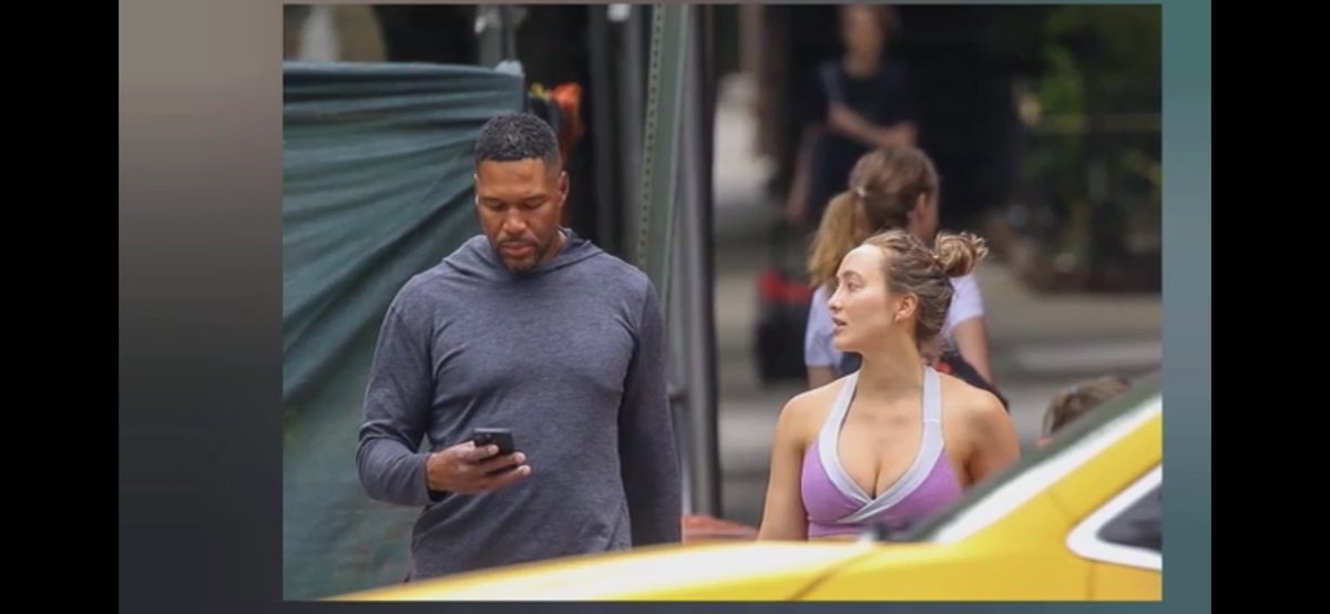 BlackAndGhosted's tweet photo. What is wrong w/Michael Strahan. 
Black men need to Stop talking about black women if you rather YT   I would think 2x if I lost $15M isn’t he on GMA?  Po thing. https://t.co/ZaafQYheTb