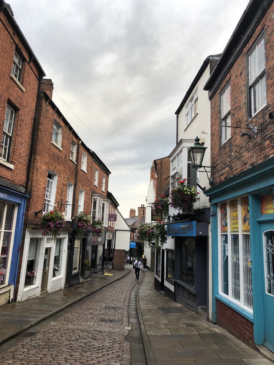 HidenIsochema's tweet image. A lovely walk this evening up to Lincoln Cathedral at #RAMS2023 @UoLChemistry...