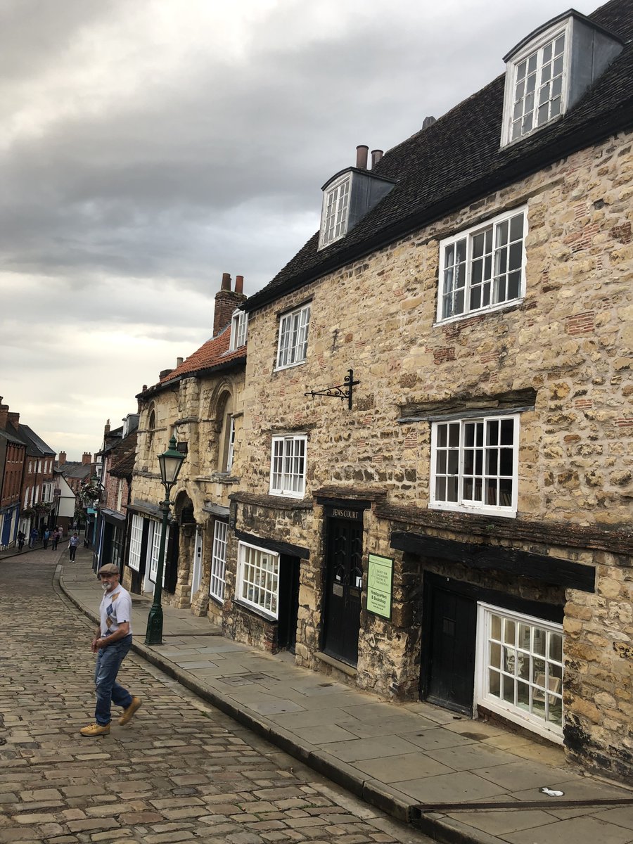 HidenIsochema's tweet image. A lovely walk this evening up to Lincoln Cathedral at #RAMS2023 @UoLChemistry...