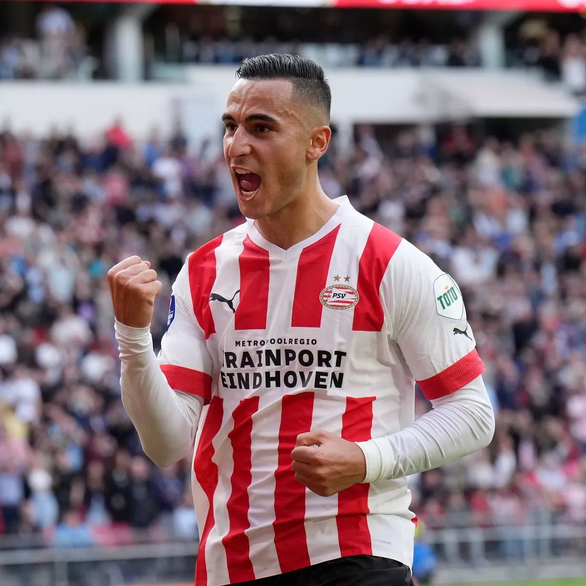 KojoMickyMBE's tweet photo. 🚨 | Anwar El Ghazi left PSV Eindhoven by mutual consent last week. He has offers from Saudi Arabia, but #mufc could give him the opportunity to make a #PL return. [@ChrisWheelerDM]

 Well let's see how this pans out 🤔 https://t.co/lEUUAg9cfy
