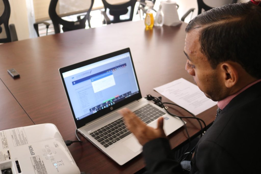 MinfinGT's tweet photo. #CapacitacionesMinfin 👩🏻‍💻| Hasta finales de julio, un total de 6,555 personas han sido capacitadas por la Dirección General de Adquisiciones del Estado #DIGAE en temas de contrataciones y adquisiciones públicas.

Ingresa al enlace para más información 👇🏻: https://t.co/69Lwjx5wQK https://t.co/1KnR3qEGSR