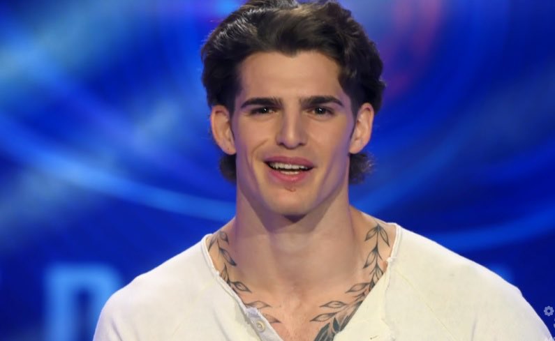 imnichi_'s tweet photo. Lui è il principe della “Bella e la bestia” nella realtà. 
#gf https://t.co/RUNDBqflZ1