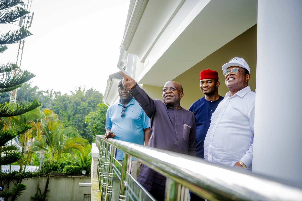 alexottiofr's tweet photo. Last week, I had the pleasure of hosting Engr. Dave Umahi, the Honourable Minister of Works and former Governor of Ebonyi State. Our meeting provided an excellent platform to delve into the intricacies of various federal road projects in Abia State. We examined the timelines and crucial milestones associated with these projects.

During our conversation, the Minister informed us that Abia has about 11 federal road projects ongoing in the state. Some of the roads he mentioned are:

1. Section One of the Port Harcourt-Enugu Express Road, which runs from Lokpanta to Abia Tower in Umuahia, is now 100% completed, including a trailer park;
Section Two of the road runs from Umuahia Tower to Aba, yet to be completed.
2. The rehabilitation of Umuahia-Ikwuano to Ikot Ekpene-Umudike Road, spanning 49.2 kilometres.
3. A section of the Nkporo-Abiriba-Ohafia Road awarded in 2012 but has since been abandoned.
4. The Bende-Ohafia-Arochukwu section one awarded in 2018 but has since been abandoned.
5. The Aba-Owerri Road awarded in 2020, among others. He also solicited the assistance of the State Government to address issues related to the construction of a trailer park in Aro Ngwa Aba.

Additionally, we expressed our readiness to partner with the federal government to address the deterioration of several federal roads in Abia State, particularly the Port-Harcourt-Aba road and the Umuahia-Bende-Abiriba-Ohafia-Arochukwu road, which have suffered from neglect and disrepair. Other attendees of the visit included Senator Onyekachi Nweobonyi, Deputy Chairman Committee on Public Accounts, and Engr. B.U Obioha, a Director of the Federal Highway Department.