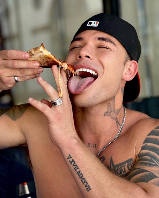 Hey Everyone! I now have a limited time custom pizza available Pizzeria Vivoli &amp; Italian Grill on Sunset<a href="/tag/debauchery"class="tags"><span>#debauchery</span></a>