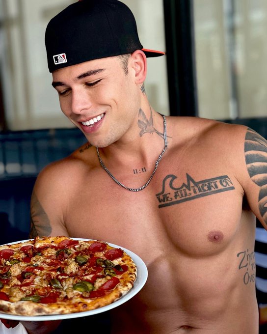 Hey Everyone! I now have a limited time custom pizza available Pizzeria Vivoli &amp; Italian Grill on Sunset<a href="/tag/debauchery"class="tags"><span>#debauchery</span></a>