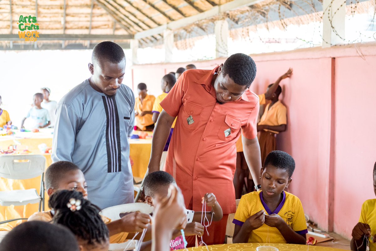 EtornamOms's tweet photo. My Future President @edemagbana visit @Volta_caf Arts and Crafts workshop organized for Orphans. #Unlockingyourcreativepotential https://t.co/Hx27FFP8vW