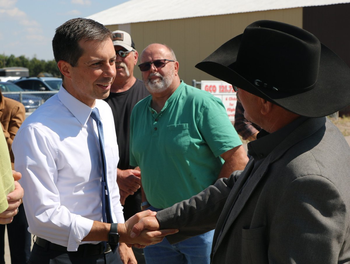 SecretaryPete's tweet photo. An airport terminal doesn't have to cost billions of dollars to matter. I just arrived in South Dakota to visit Chamberlain Municipal Airport—where the terminal is a mobile home. With our funding, a new permanent, secure structure is about to start construction. https://t.co/yubFxsowTF