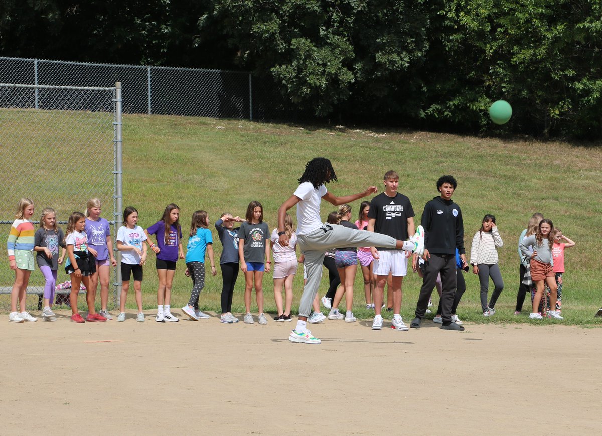 MillardPS's tweet photo. Creighton basketball players played a fun game of kickball with @MPS_Morton 4th graders today @BluejayMBB https://t.co/CGXeXyoNhz