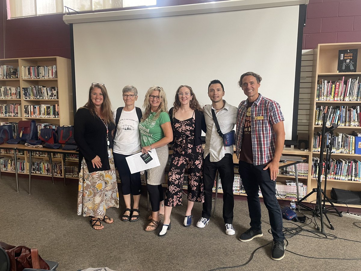 eci_IMPACT's tweet image. 🙌🏻💗💚🙌🏻 alumni Lynne and partner Christian for sharing your passion for making difference with the launch of wearsos, a socially conscious brand using upcycled airline leather to create unique pieces that reduce waste, and promote local economy activation. @wrdsb @ECI_Events