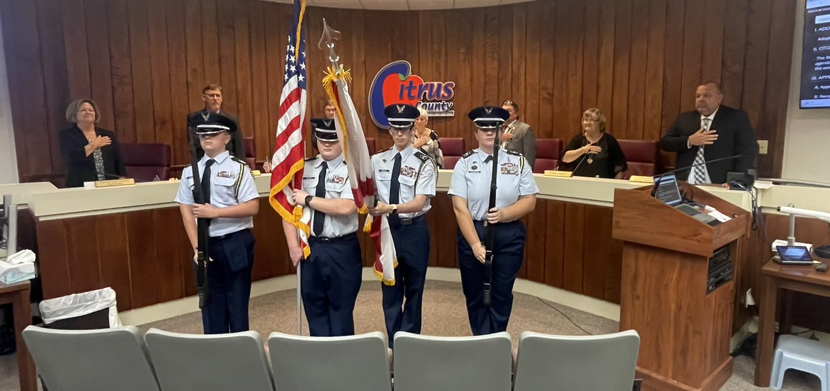 Mary Leonard tweet media