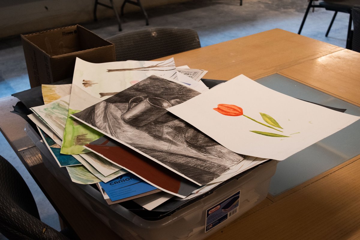 Every Monday, our Evergreen Center seniors have the opportunity to enjoy Oil Painting Class.

Painting classes are beneficial to our seniors' mental health since they act as a medium to express their feelings and thoughts through colors and brush strokes.