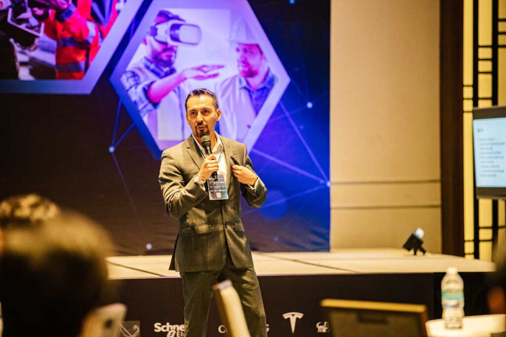 CorningOpComm's tweet image. At this year's #EHSTech conference, Corning's own Guillermo Castillo spoke about how emerging technology and its applications are solving problems in the environmental, health, and safety fields. ms.spr.ly/60199wk1T