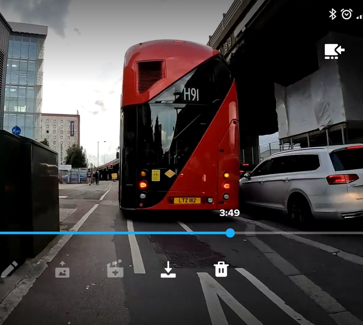 Taking carbon zero to the next level with the Buscycle.

Forget traffic, skip the ULEZ cameras just drive in the cycle lane 👏

#CarbonFootprint #publictransport