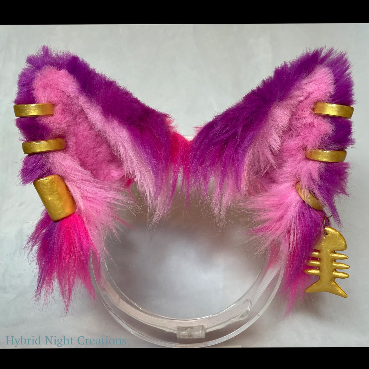 Boris from “Alice in the Country of Hearts”! Custom dyed purple accents and hand sculpted + resined charms and military medals. Looks at that fuzzy adornment!

#hybridnight #hybridnightcreations #cosplay #aliceinthecountryofhearts #borisairay #ボリスニエレイ #ハートの国のアリス