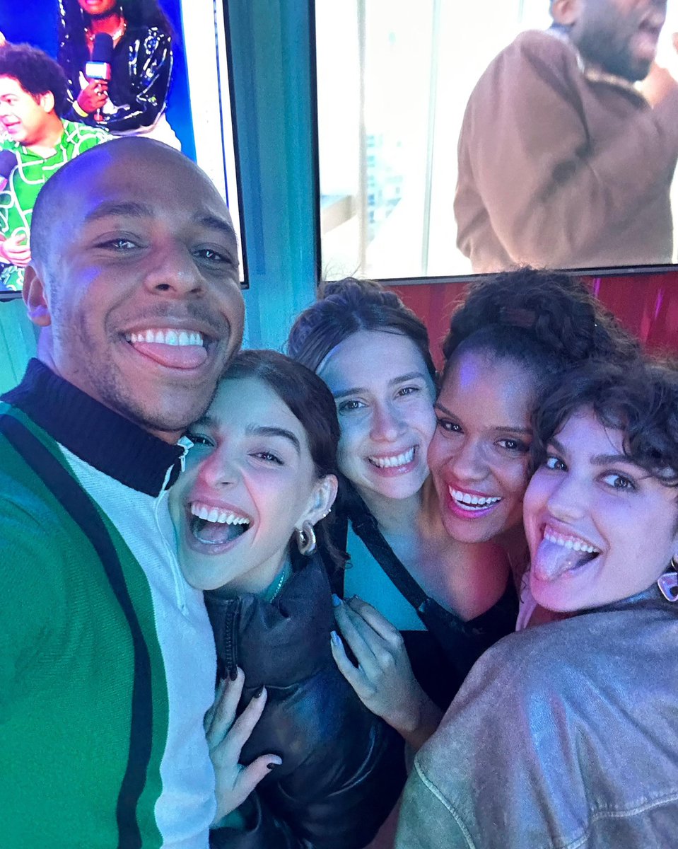 PortalAsFive's tweet photo. 📸| Mais imagens do elenco reunido no “The Town” neste final de semana 💚 https://t.co/VkfxcEtzji