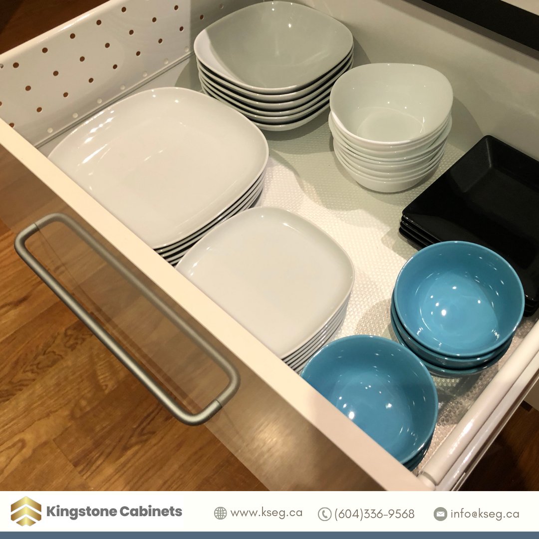 We have a variety of kitchen handles available. Let us know your preferred style and how you use them – we're here to cater to your needs.
#kitchencabinet #kitchenhandle #kitchendrawer #KitchenCabinetIdeas #PortCoquitlam
#coquitlam #customcabinet #officecabinet #bathroomvanity
