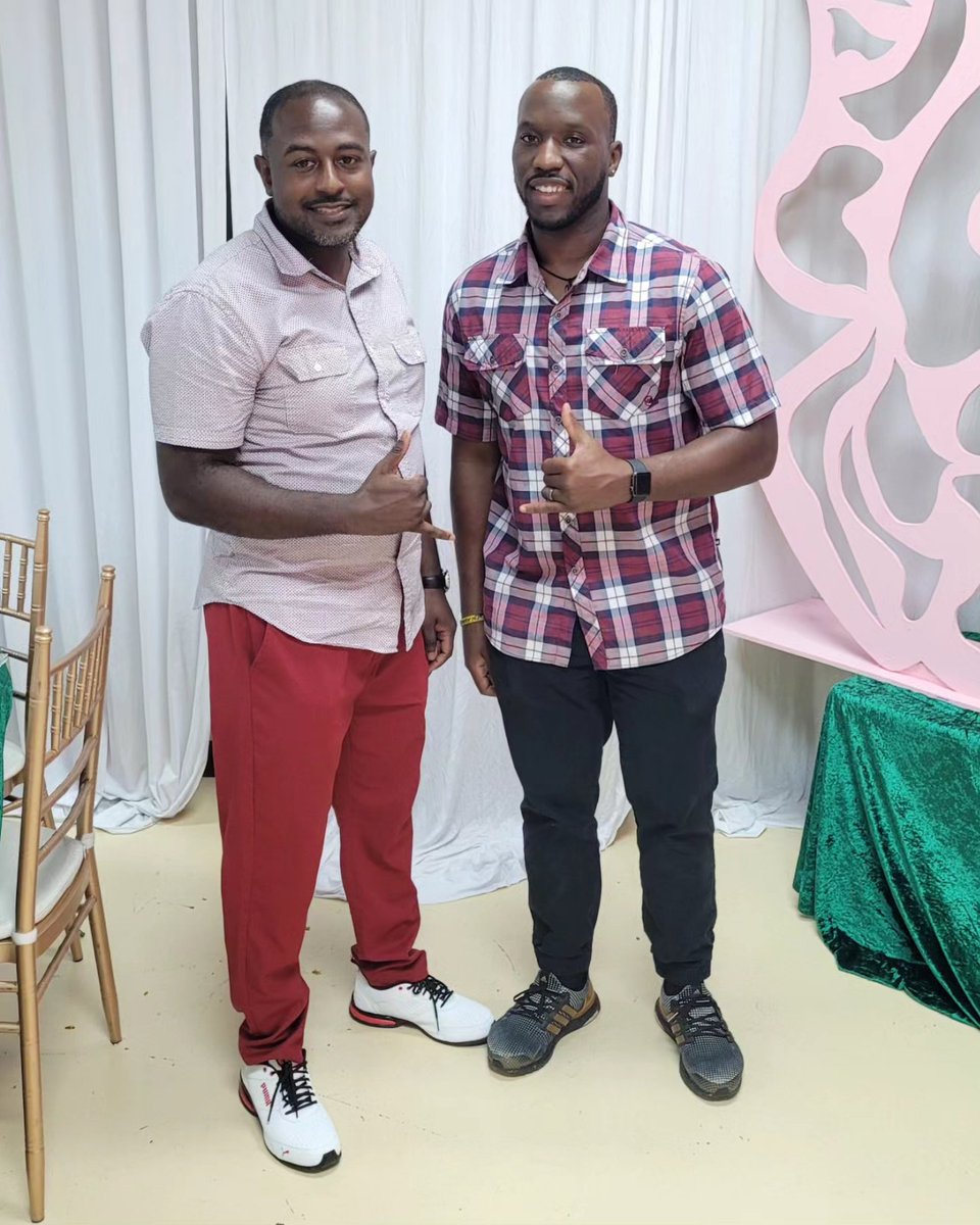 Mattmiles_ACE06's tweet image. Hung out with my LB, Bwheat, and his little brother, my first workout trainer, this weekend. My bro has a young queen on the way.

Congratulations, Jamol. #Spring08 🤙🏾 to #OmegaDay