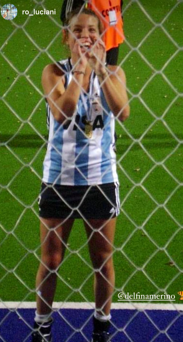 Hoy hace 13 años, uno de los días más felices de mi vida . Leonas Campeonas del Mundo Rosario 2010. Que dichosas ❤️🇦🇷
