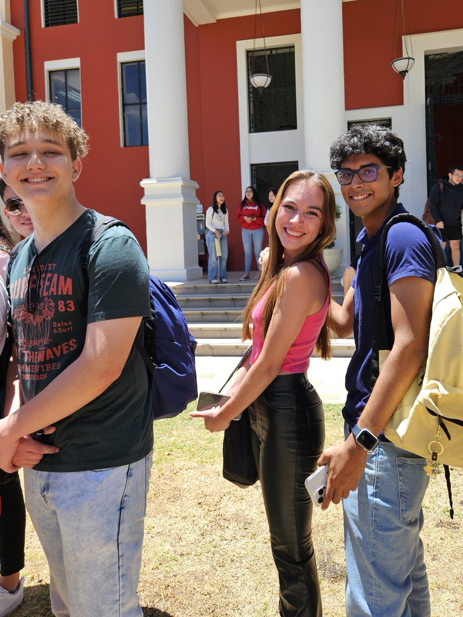 CADEUSFQ's tweet photo. Nuestros #Dragones 🐲 conocieron a los coordinadores de las carreras del @USFQSoB, a sus profesores y a sus compañeros.
¡Les deseamos 𝗺𝘂𝗰𝗵𝗼 𝗲́𝘅𝗶𝘁𝗼 🏅 𝘆 𝗲𝘀𝗽𝗲𝗿𝗮𝗺𝗼𝘀 𝗾𝘂𝗲 𝗮𝗹𝗰𝗮𝗻𝗰𝗲𝗻 𝘁𝗼𝗱𝗮𝘀 𝘀𝘂𝘀 𝗺𝗲𝘁𝗮𝘀 en la #USFQ 🎓✌️!

#BusinessIsGood https://t.co/I1Jbm706w1