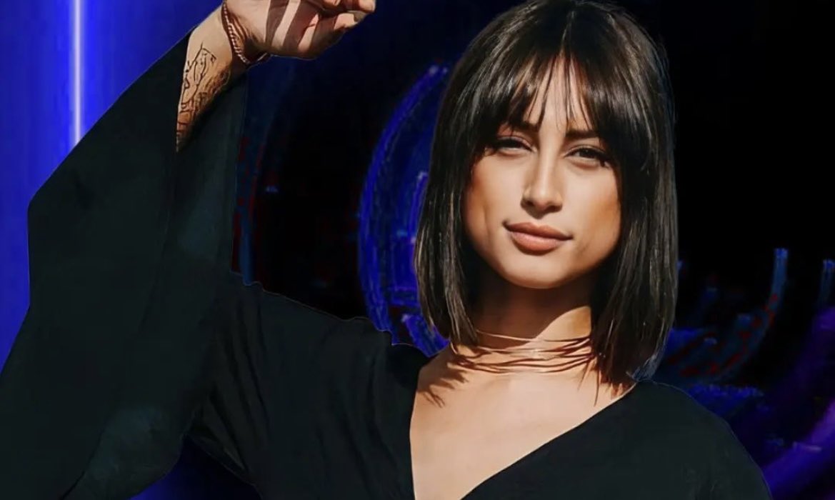 Rebylarosa's tweet photo. Letizia è la sorella di Giulia Molino in pratica🙈  #GrandeFratello #GFvip https://t.co/Nc3WpHyaZ8