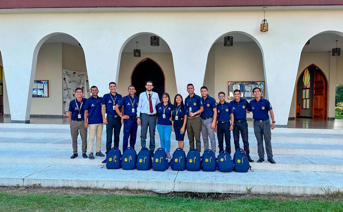 La directiva de la <a href="/uvoccidental/">Adventistas Venezuela</a> y el IUNAV junto con los estudiantes colportores dimos las gracias a Dios por bendecir abundantemente a todos los estudiantes del IUNAV que salieron a colportar.

¡Únete al equipo de colportaje este semestre y sal a compartir la esperanza!