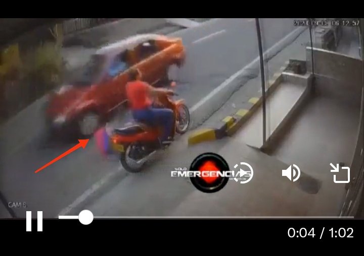 K2nmartinez21's tweet photo. @CaliesCaliCOL La persona calcula el momento en que da el   golpe que  desequilibra al niño. @PoliciaColombia @FiscaliaCol .El trato hacia el niño es muy agresivo.Ese niño se encuentra en un alto riesgo de seguir  padeciendo maltrato. https://t.co/l66BppBcxE