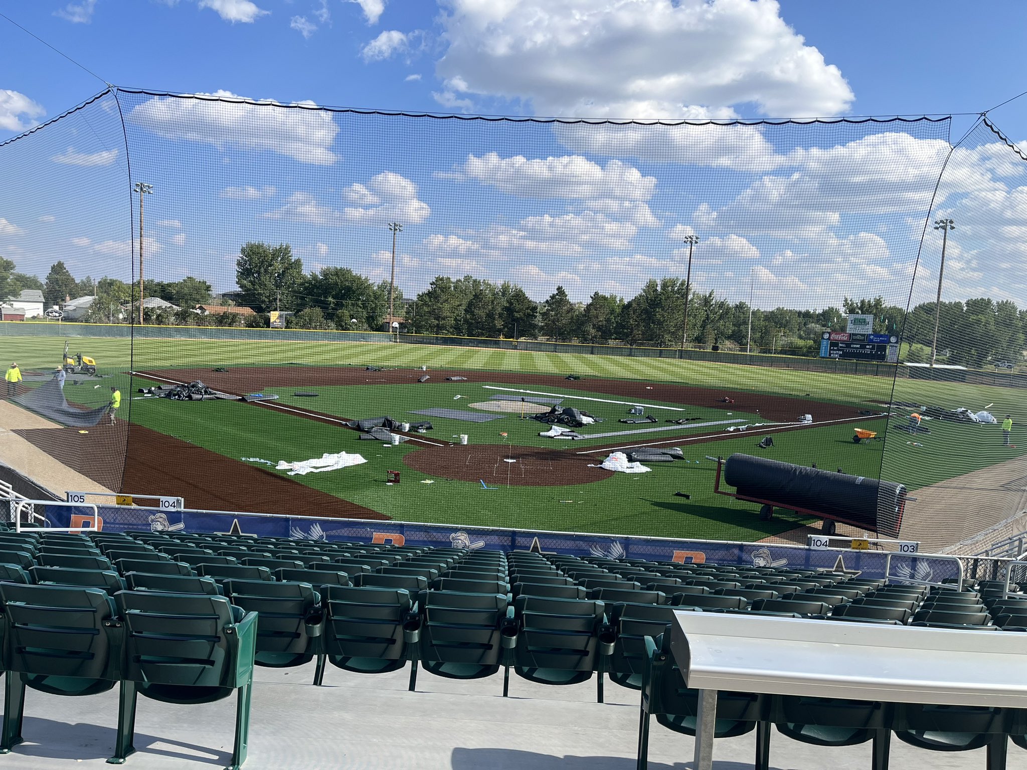 Islanders Baseball on Twitter: PUT A W ON THE BOARD! #ShakasUp   / Twitter