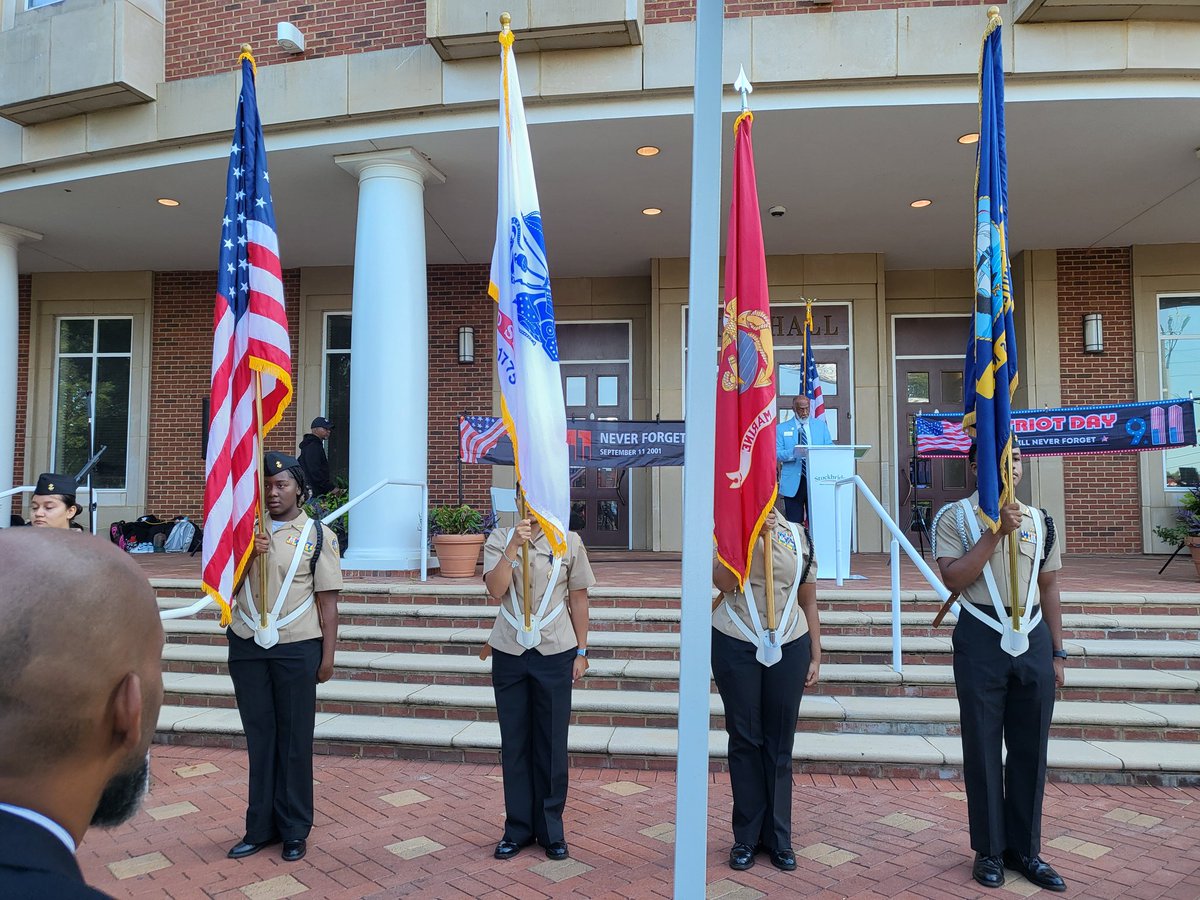 DrJamesT's tweet photo. A very sobering day in our history was remembered today for all the lives that were lost and those left behind. We stand with you now and forever
Thank you, Chief Russell, and the distinguished NJROTC Cadets of SHS.
#weareStockbridge https://t.co/yaul3Dhzn5