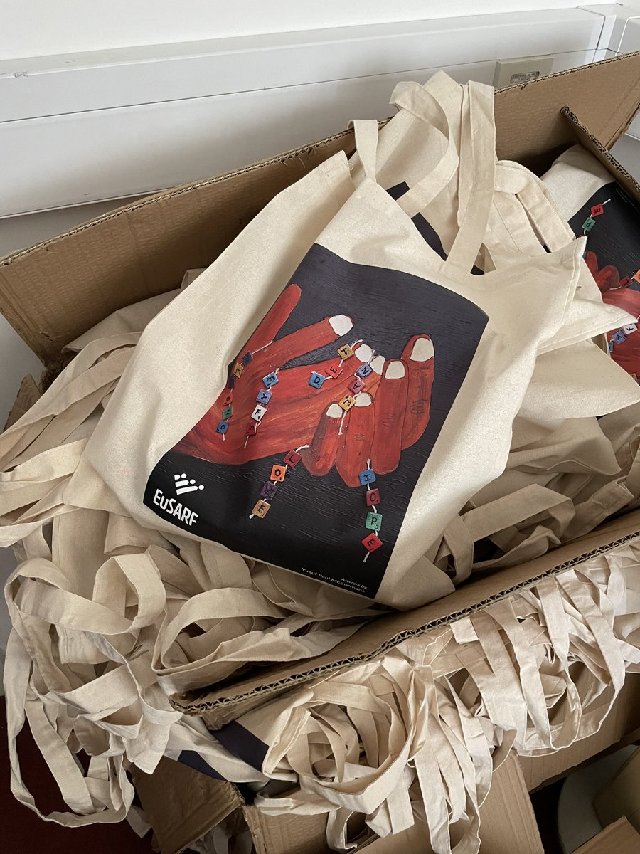 Lisa Holmes tweet media