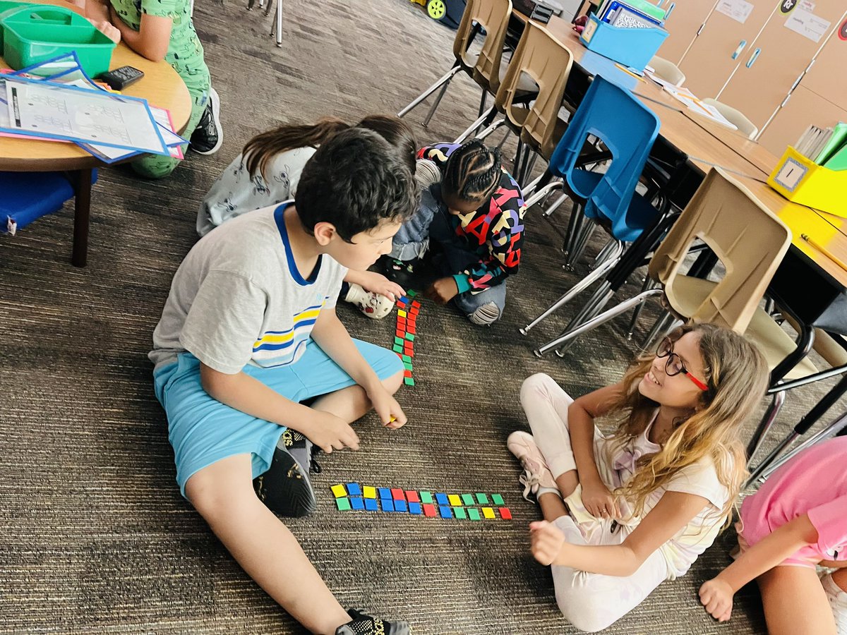 MariaTeros's tweet image. Building our understanding of division with remainders through the book “A Remainder of One”. @HumbleElemMath @HumbleISD_PFE #pfeishappy