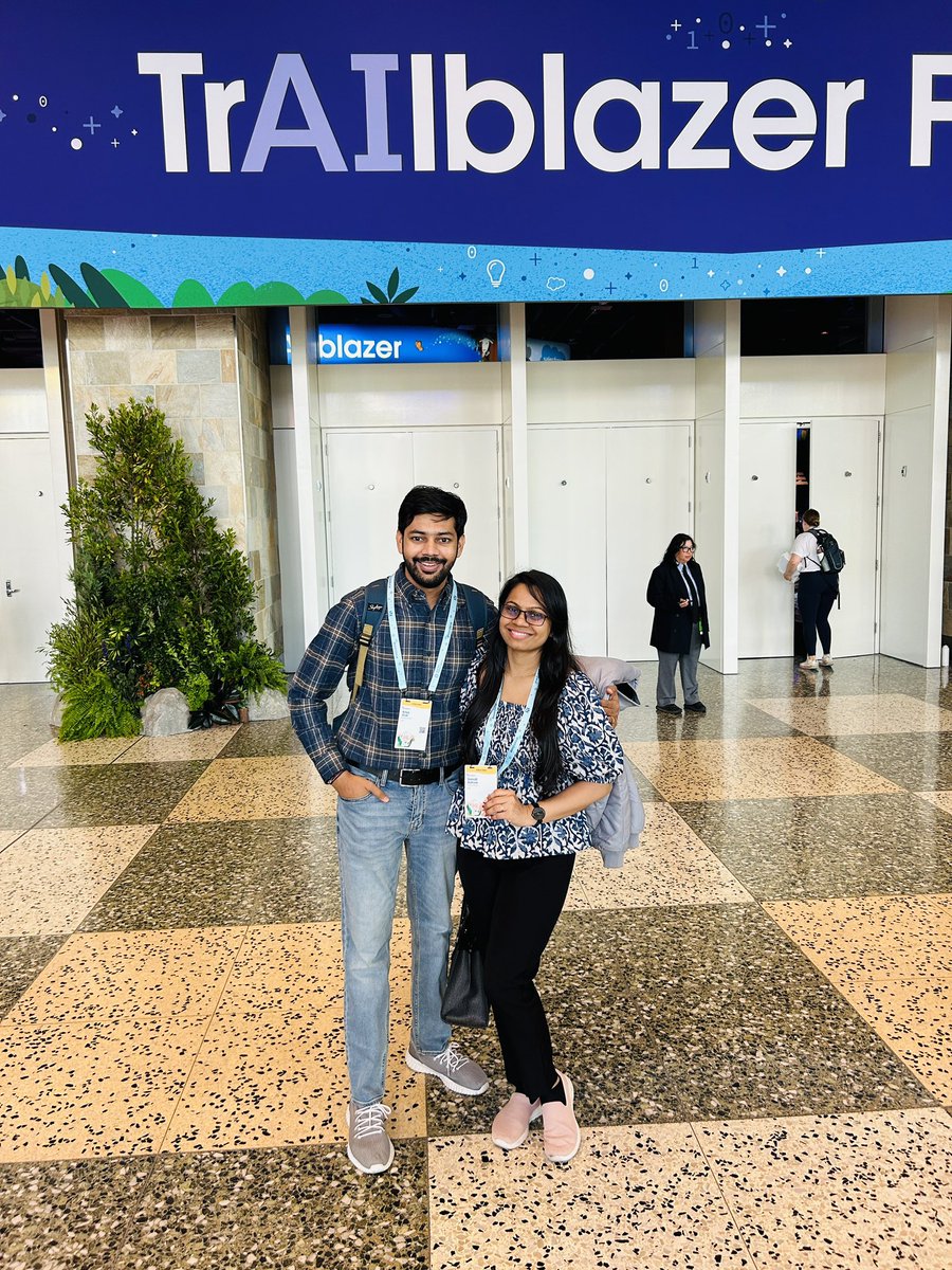 Finally, We are here at #DF23 #Salesforce #Dreamforce <a href="/Sonali_sfdc1104/">Sonali Rathore</a>