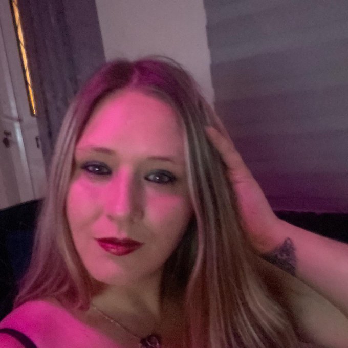 Subscribe to my only fans like retweet ad follow me or s4s 😘 https://t.co/ml8Ex9G7FL https://t.co/xd