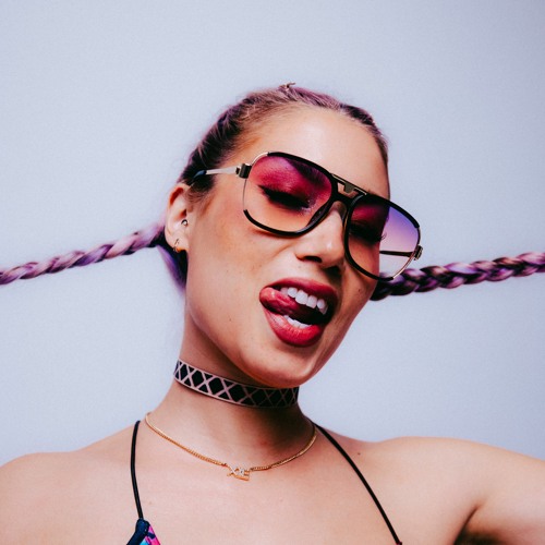 babesbehindbeat's tweet photo. This week we chat with @XIEmusic on Babes behind the beats on @idobiradio  ! A producer DJ and vocalist who chats about the importance of personal relationships in the industry, incorporating art into her artist vision, performing Coachella &amp; more! #bb25 #jessbowen #bowiejane https://t.co/gZBGjRqA6f