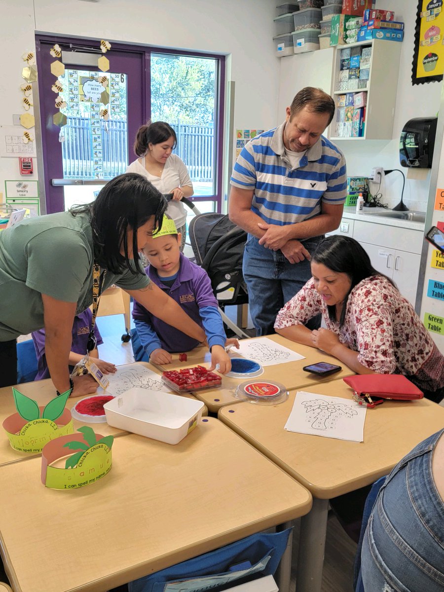 LegacyEarlyC's tweet photo. Fall in love with reading this autumn! Our 4K Center kicked off the fall season with the "Falling in Love with Reading" event. What better way to share your favorite books and letter activities, make new friends, and explore the world of literature? 📖 #fallinlovewithreading https://t.co/8FyUGui7gy