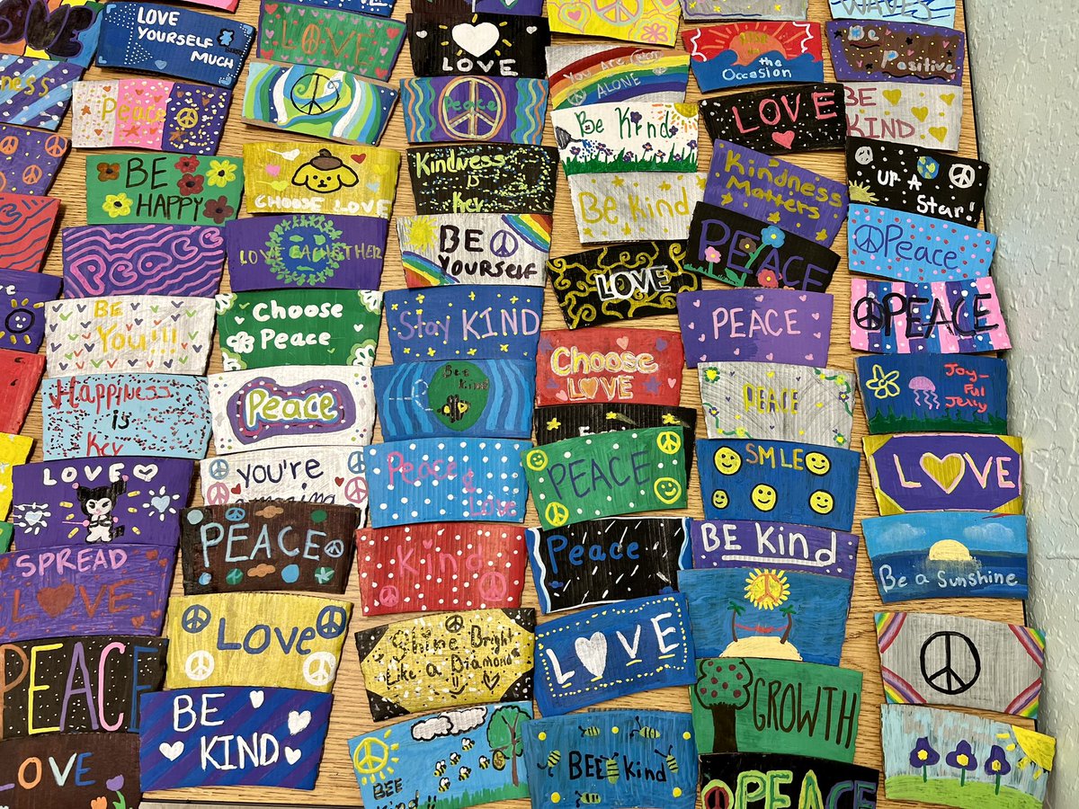 gms_pc's tweet photo. Continuing to work hard on our community service peace ☮️ sleeve project! #BeTheChange #CreateYourCulture #KindnessMatters #SAVEPromiseClub #PositiveVibes @Glades_MS https://t.co/NGt0dwFsCv