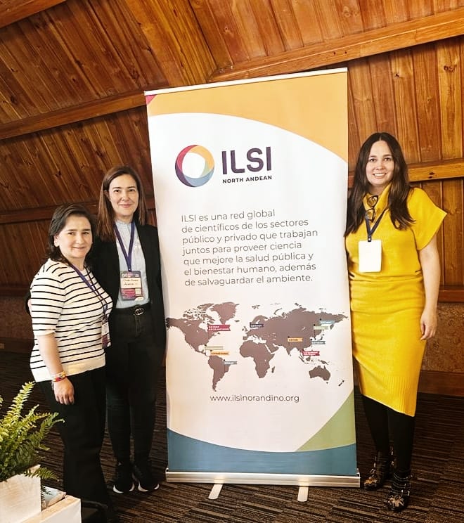 ILSINorAndino's tweet photo. Durante el Congreso COLGAHNP 2023, las Dras. Catalina Bages y Liliana Ladino presentaron el Consenso Colombiano de Alimentación Complementaria (COCO_CO).
Excelente trabajo en equipo @ILSINorAndino @Ubosque
#AlimentaciónComplementaria #ubosque https://t.co/as3nLjk93g