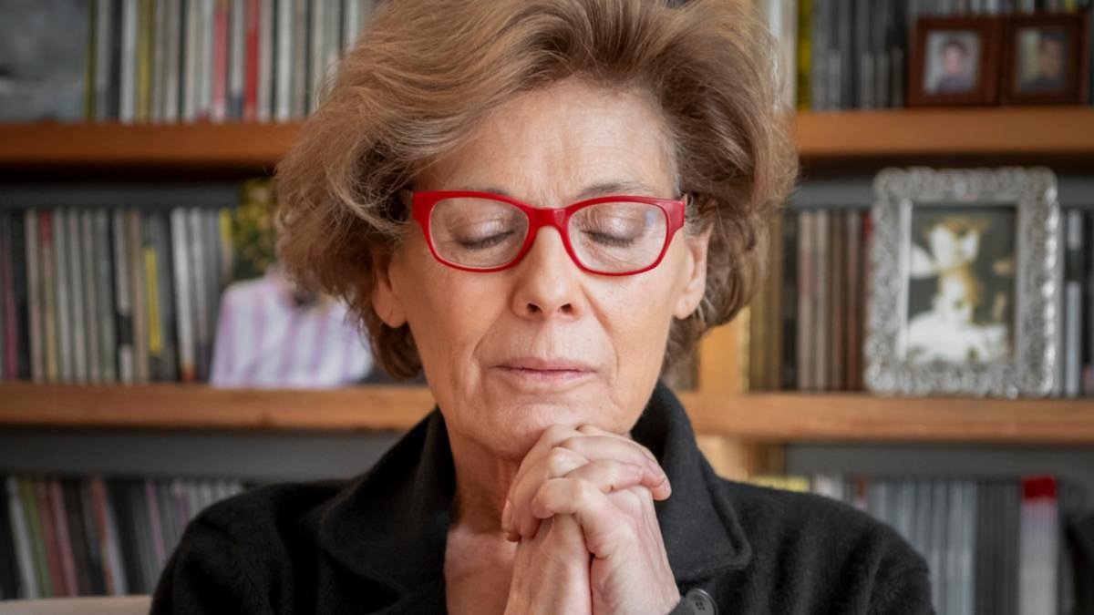 ✨ A 50 años del bombardeo al Palacio de la Moneda en Santiago de Chile, la realizadora chilena, Carmen Castillo, reflexiona sobre los mil días del gobierno de Salvador Allende y el lugar del cine documental en la historia colectiva. 

👉 Conocé más: bit.ly/CarmenCastillo…