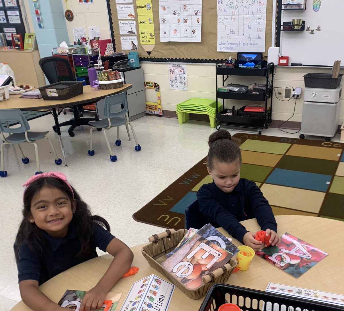 Fernandes and Gates Room 102 tweet media