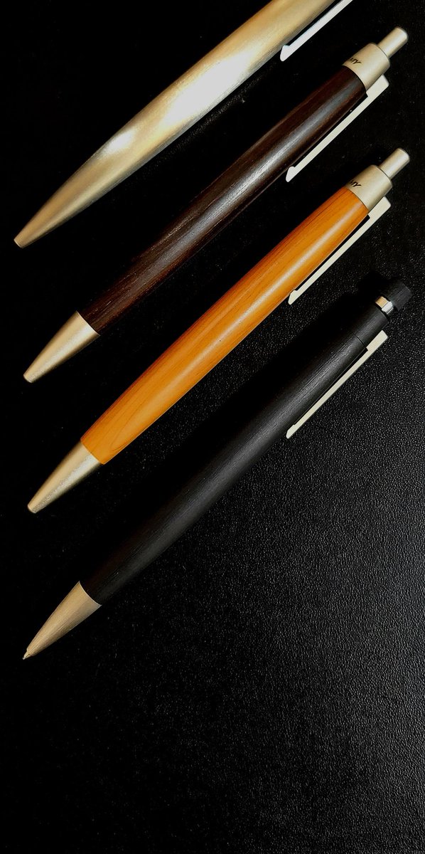 Itoya_Yokohama's tweet photo. 横浜店では #ラミー フェアも継続中！

今回は #LAMY2000 をご紹介。

実は #カヴェコ、#ロットリング、#ステッドラー と並んで、いま #文房具好き 中高生の間で、#ラミー2000 が密かなブームなんだそうです！

こちらのフェアは15㈮まで。あと3日で終了です。

#文房具 #pencil #lamy #itoya https://t.co/orSJrLVtqu