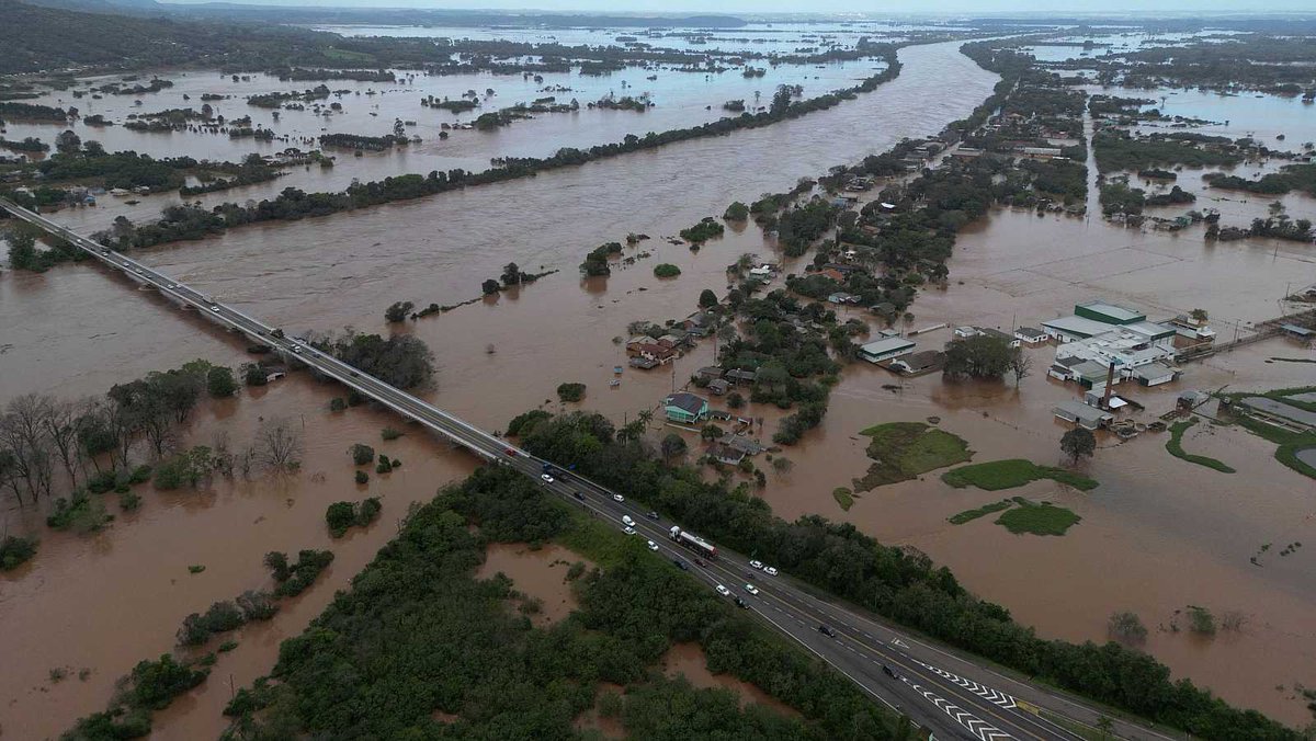 apanalis's tweet photo. 🎛️Maquinaria H @ @ r p a tope:
💨⚡️🌋
🌀Ciclones, Huracanes, Terremotos, Maremotos, Volcanes, Tempestades, Inundaciones, Incendios...en cualquier punto del Mundo para justificar el #RamboClimático #Confinamientos
#Colapso #caos
💥Sin olvidar Tormentas Solares
#25SolarCycle https://t.co/0wtnKfIwty