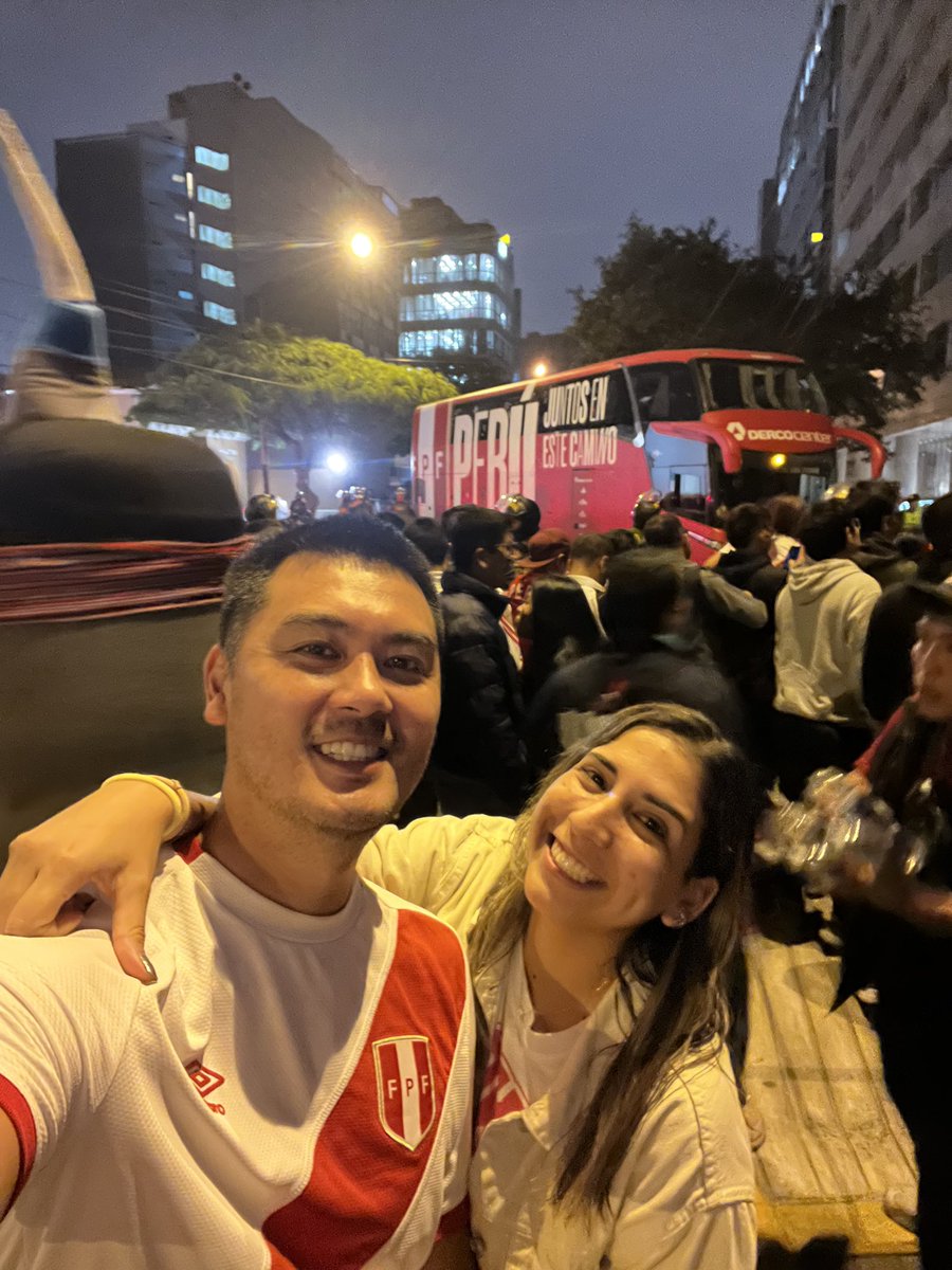 LuanaGil's tweet photo. Te sigo a donde sea, hoy en el banderazo  🇵🇪 @ckano73 
#LaCasaDeLaSelección https://t.co/Znlx3r2AOr
