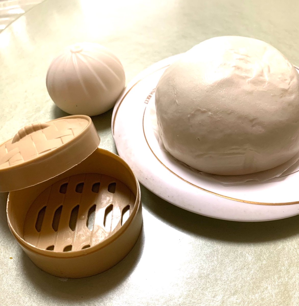 kyotonoyuko's tweet image. 可愛いプニュプニュ玩具をプレゼントで頂きました。グニュグニュした感触はスクィーズ効果でストレス緩和や老化防止に役立ち、手指の筋肉を鍛えてくれるみたいです。
#porkbuns
#toyprizes
#toddlertoys
#antiagingtoys
#kyotonoyuko